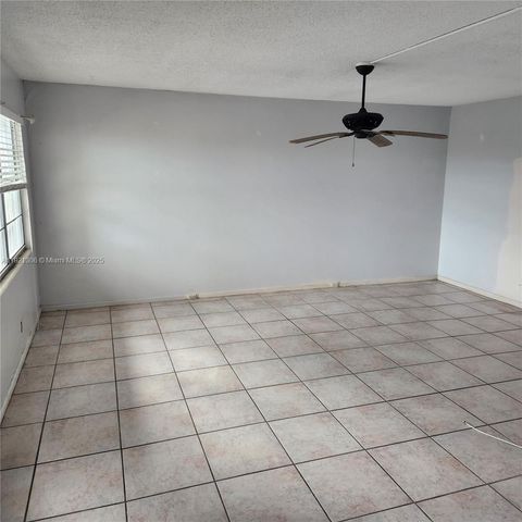 339 Southampton B 339, West Palm Beach, FL 33417