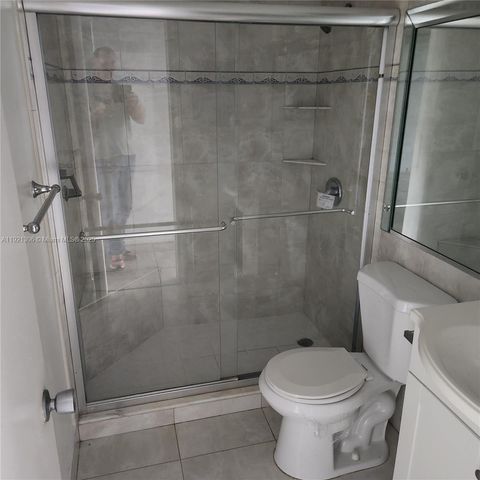 339 Southampton B 339, West Palm Beach, FL 33417