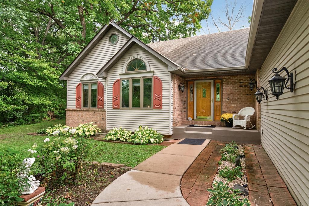 27163 Ironwood Court, Chisago City, MN 55013 — photo 2