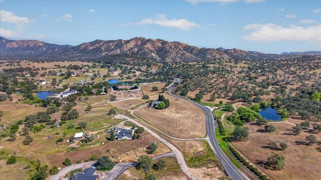 14100 Millerton Road, Prather, CA 93651
