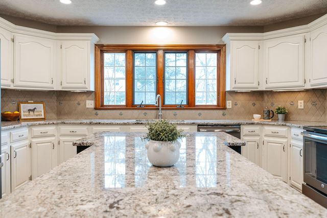 11388 Huntington Way NW, Pickerington, OH 43147