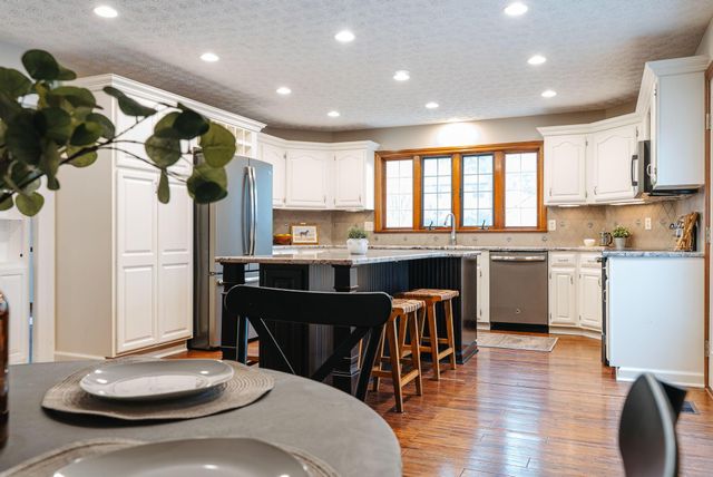 11388 Huntington Way NW, Pickerington, OH 43147