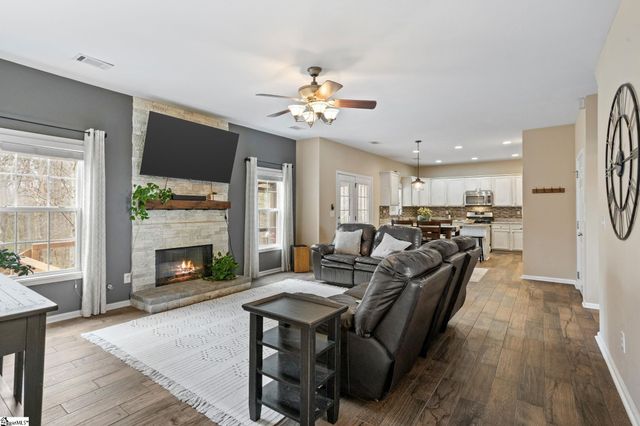 107 Brittle Creek Lane, Simpsonville, SC 29680