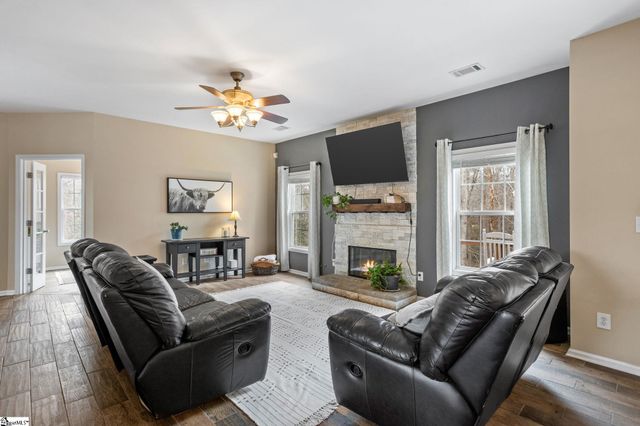 107 Brittle Creek Lane, Simpsonville, SC 29680