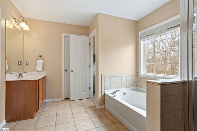 107 Brittle Creek Lane, Simpsonville, SC 29680