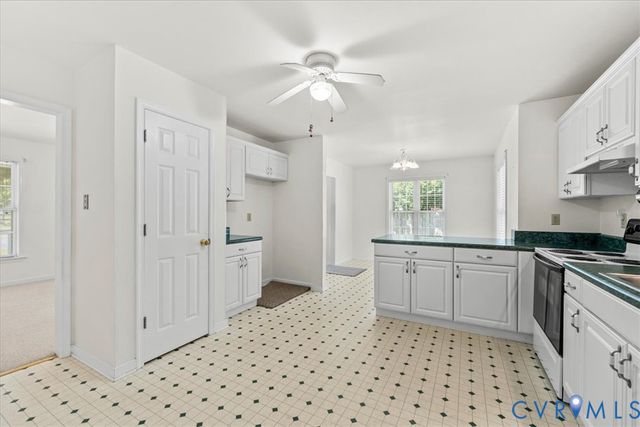 2924 Warfield Ridge Ter, Chester, VA 23831