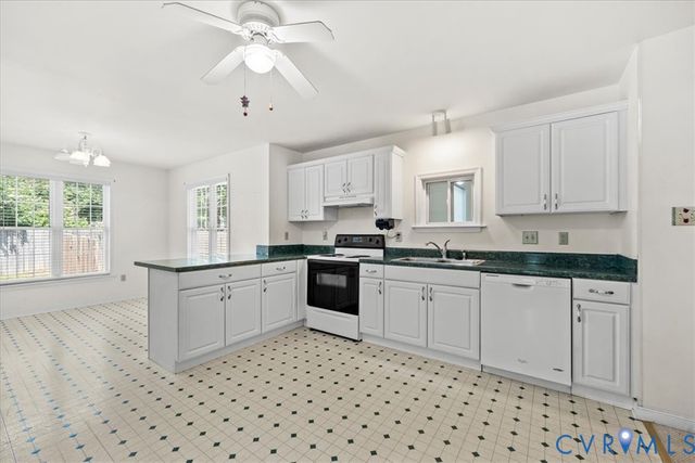 2924 Warfield Ridge Ter, Chester, VA 23831