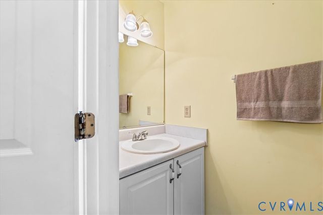 2924 Warfield Ridge Ter, Chester, VA 23831