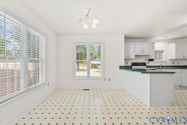 2924 Warfield Ridge Ter, Chester, VA 23831