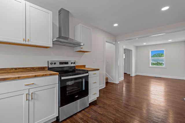 9 S Brooks Avenue S, Chattanooga, TN 37411