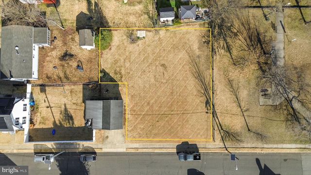 720 OAKLAND AVE, Burlington, NJ 08016