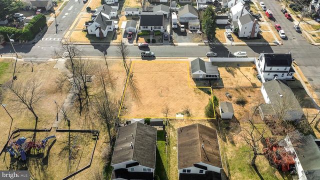 720 OAKLAND AVE, Burlington, NJ 08016