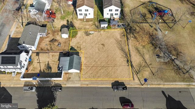 720 OAKLAND AVE, Burlington, NJ 08016