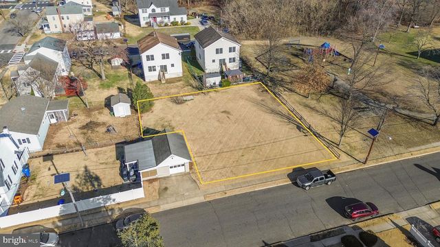 720 OAKLAND AVE, Burlington, NJ 08016