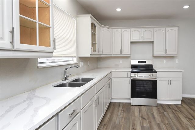 634 McCall St, Corpus Christi, TX 78404