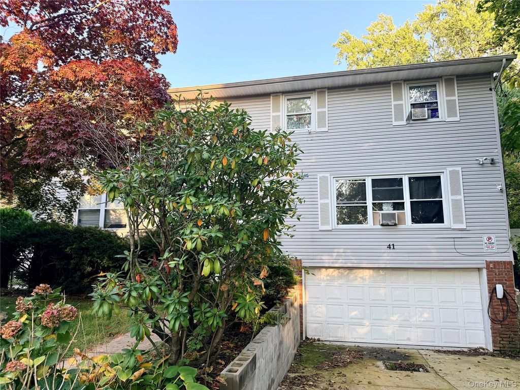 41 N Evergreen Drive, Selden, NY 11784 — photo 2