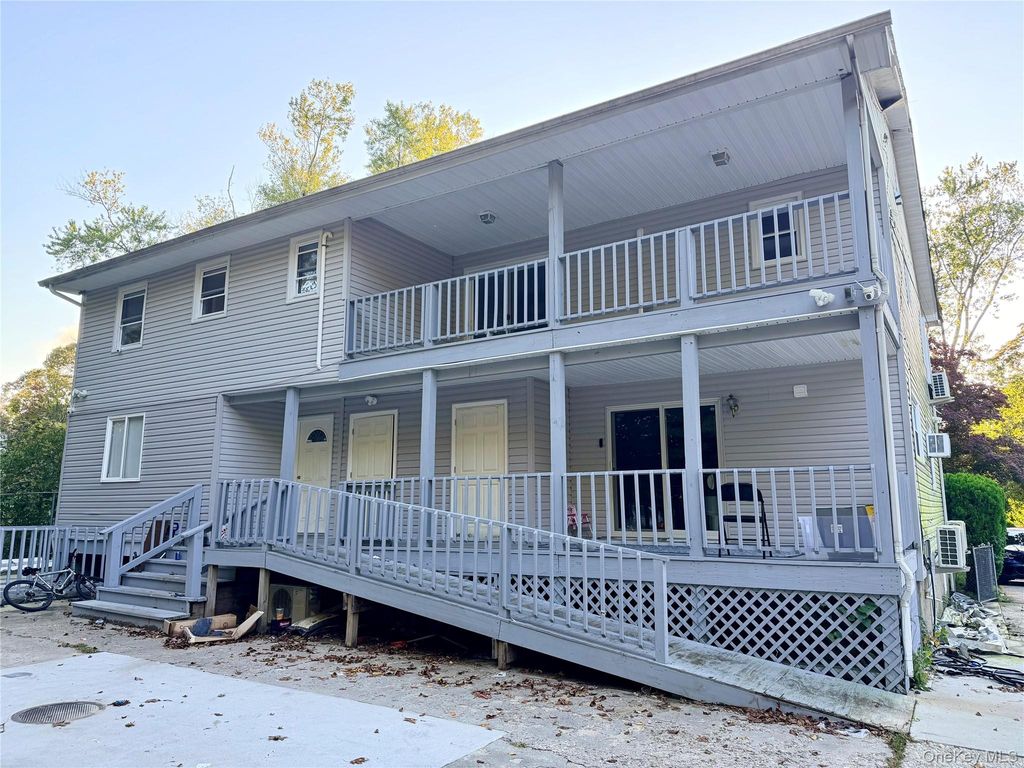 41 N Evergreen Drive, Selden, NY 11784 — photo 4