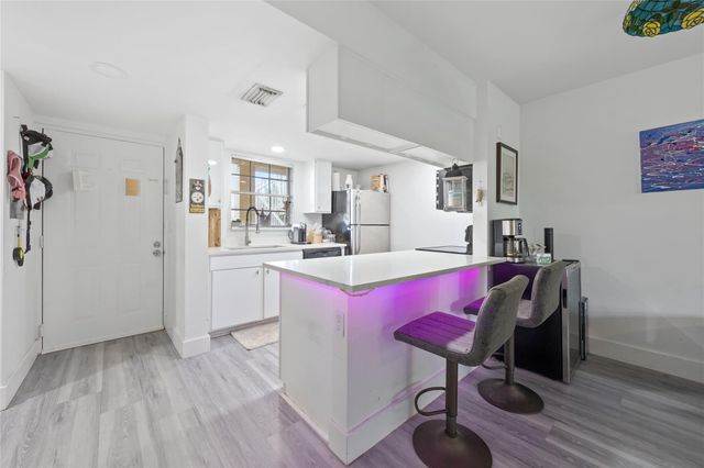 6332 La Costa Dr b, Boca Raton, FL 33433