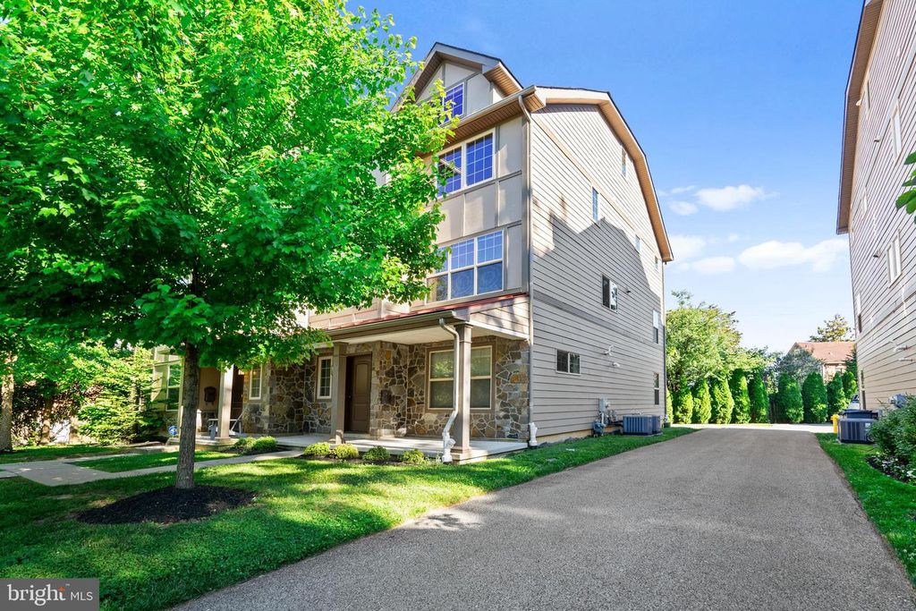 108 MONTGOMERY AVE, Bala Cynwyd, PA 19004
