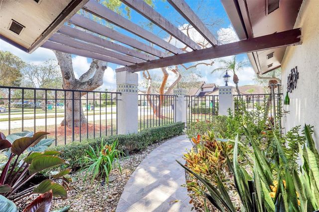 10281 SW 137th Pl, Miami, FL 33186