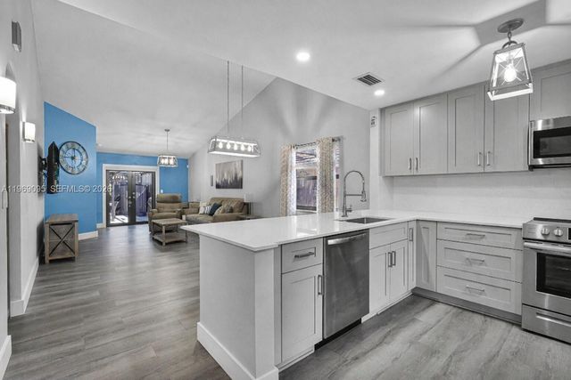 10281 SW 137th Pl, Miami, FL 33186