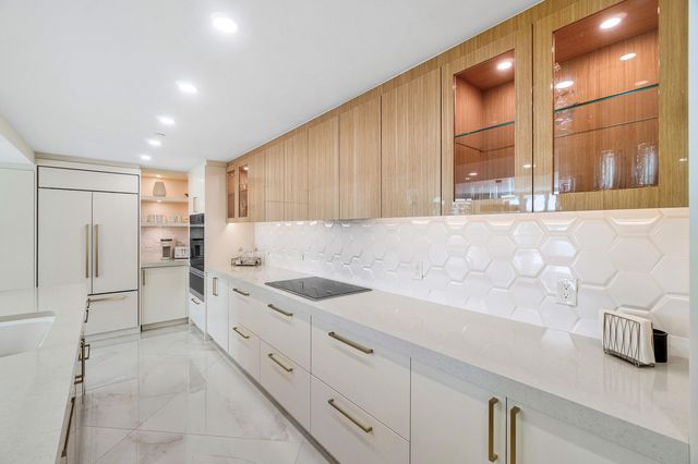 100 SE 5th Avenue 103, Boca Raton, FL 33432