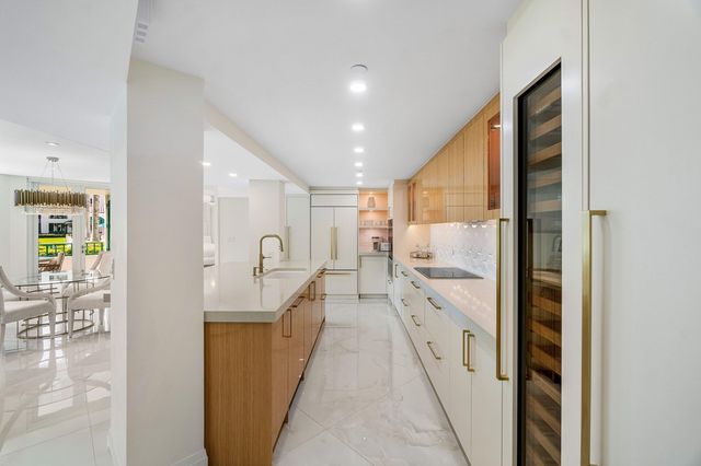 100 SE 5th Avenue 103, Boca Raton, FL 33432