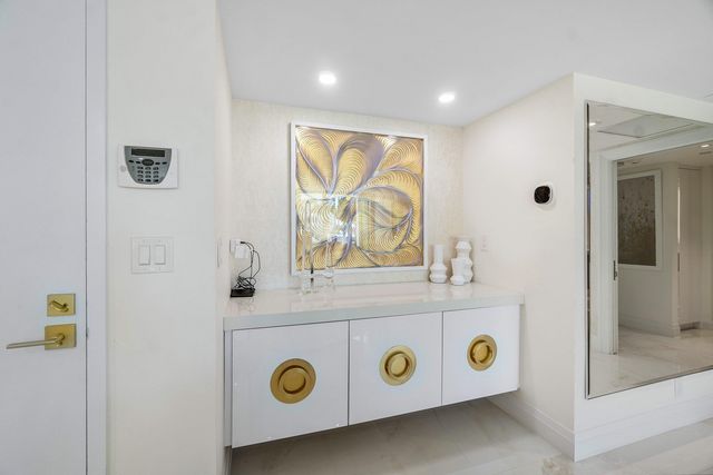 100 SE 5th Avenue 103, Boca Raton, FL 33432