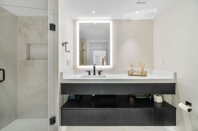 100 SE 5th Avenue 103, Boca Raton, FL 33432