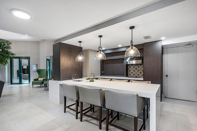 100 SE 5th Avenue 103, Boca Raton, FL 33432