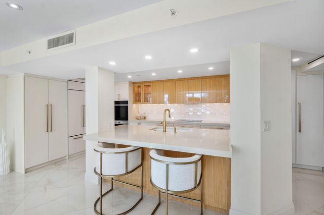 100 SE 5th Avenue 103, Boca Raton, FL 33432