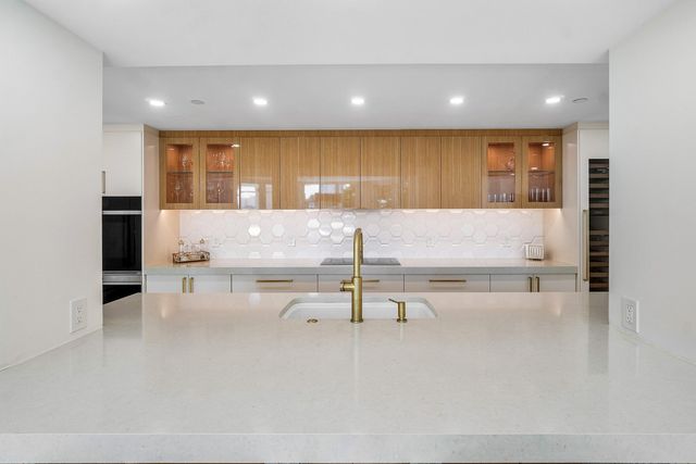 100 SE 5th Avenue 103, Boca Raton, FL 33432