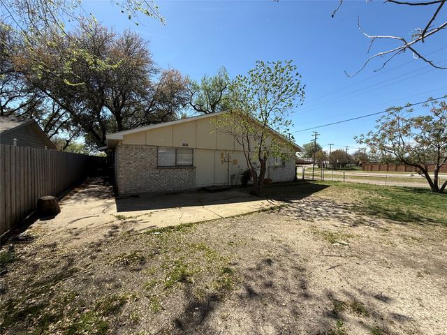 5002 Longhorn Trail, Garland, TX 75043