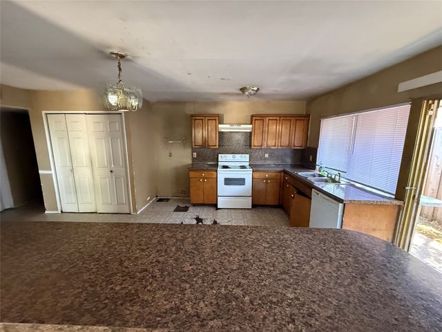 5002 Longhorn Trail, Garland, TX 75043