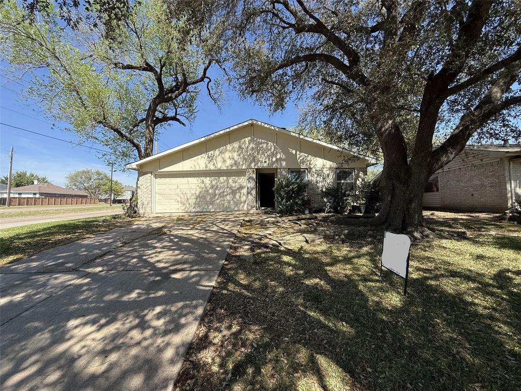 5002 Longhorn Trail, Garland, TX 75043