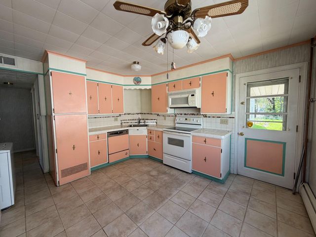 704 EL HATCO DR, Temple, PA 19560