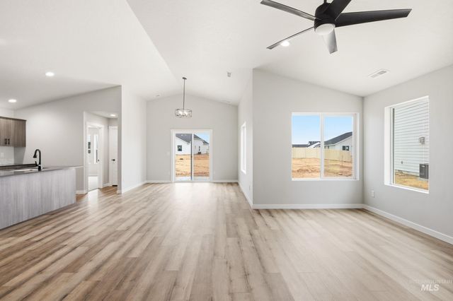 18462 N Calla Lily Ave, Nampa, ID 83687