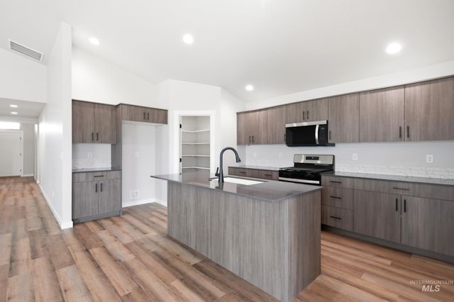 18462 N Calla Lily Ave, Nampa, ID 83687