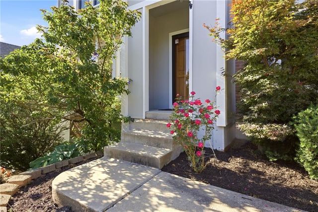 15013 W 77th Terrace, Lenexa, KS 66216