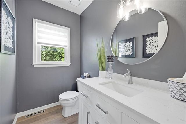 15013 W 77th Terrace, Lenexa, KS 66216