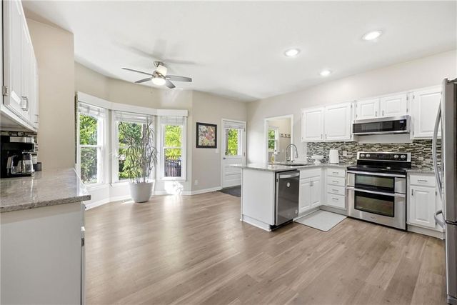 15013 W 77th Terrace, Lenexa, KS 66216