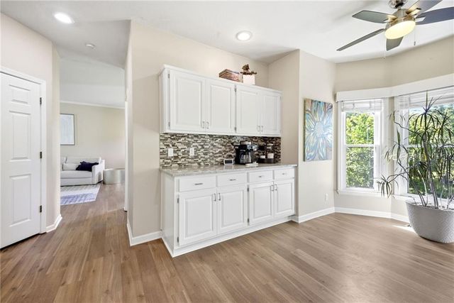 15013 W 77th Terrace, Lenexa, KS 66216