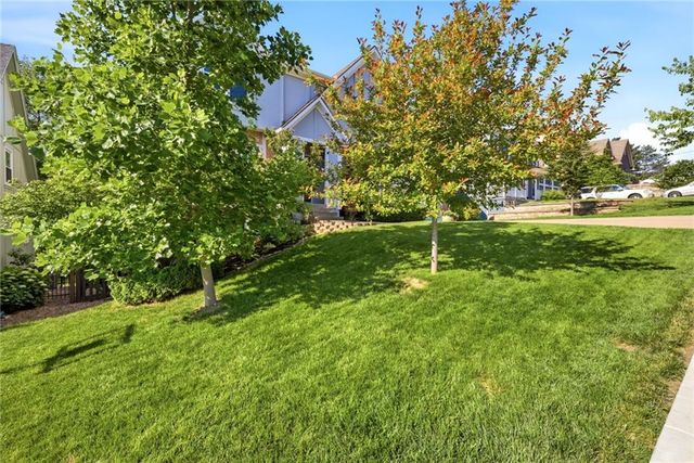 15013 W 77th Terrace, Lenexa, KS 66216