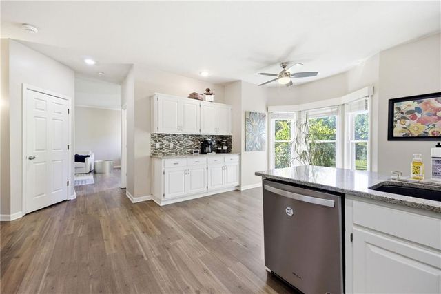 15013 W 77th Terrace, Lenexa, KS 66216