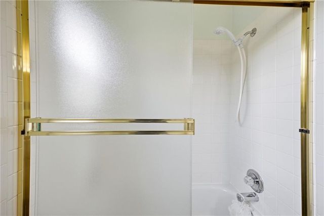 15013 W 77th Terrace, Lenexa, KS 66216