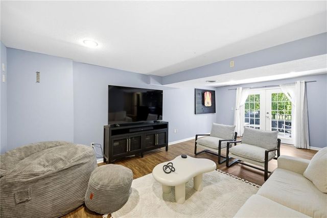 15013 W 77th Terrace, Lenexa, KS 66216