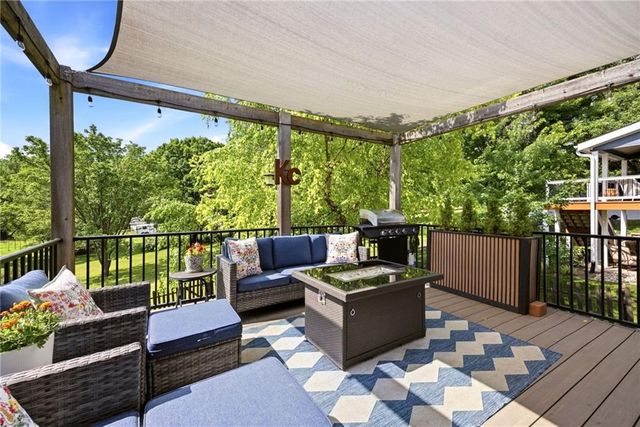 15013 W 77th Terrace, Lenexa, KS 66216