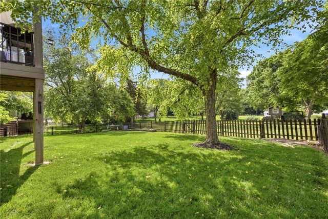 15013 W 77th Terrace, Lenexa, KS 66216