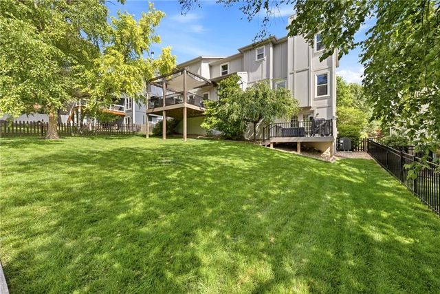 15013 W 77th Terrace, Lenexa, KS 66216
