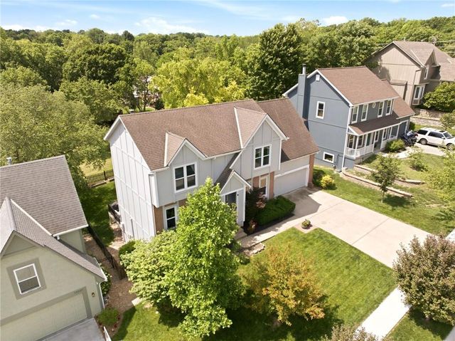15013 W 77th Terrace, Lenexa, KS 66216